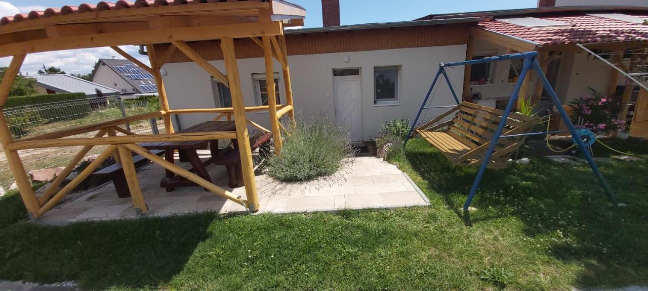 Lali Apartman Балатонудвари Экстерьер фото